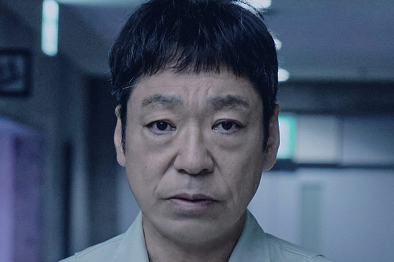 ついに捜査を続ける刑事たちの日常にまで侵食して来た「あの男」©WOWOW