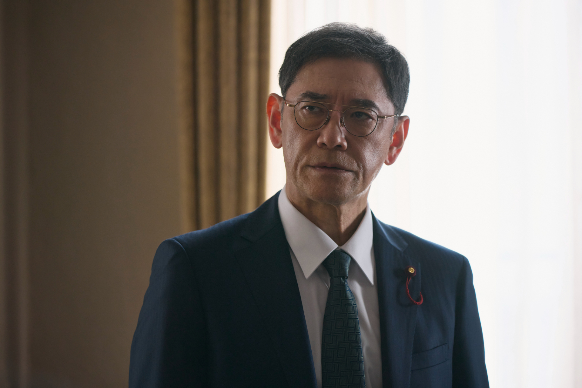 横転事故の黒幕は内閣官房長官・石倉庄司(杉本哲太)だった©TBS