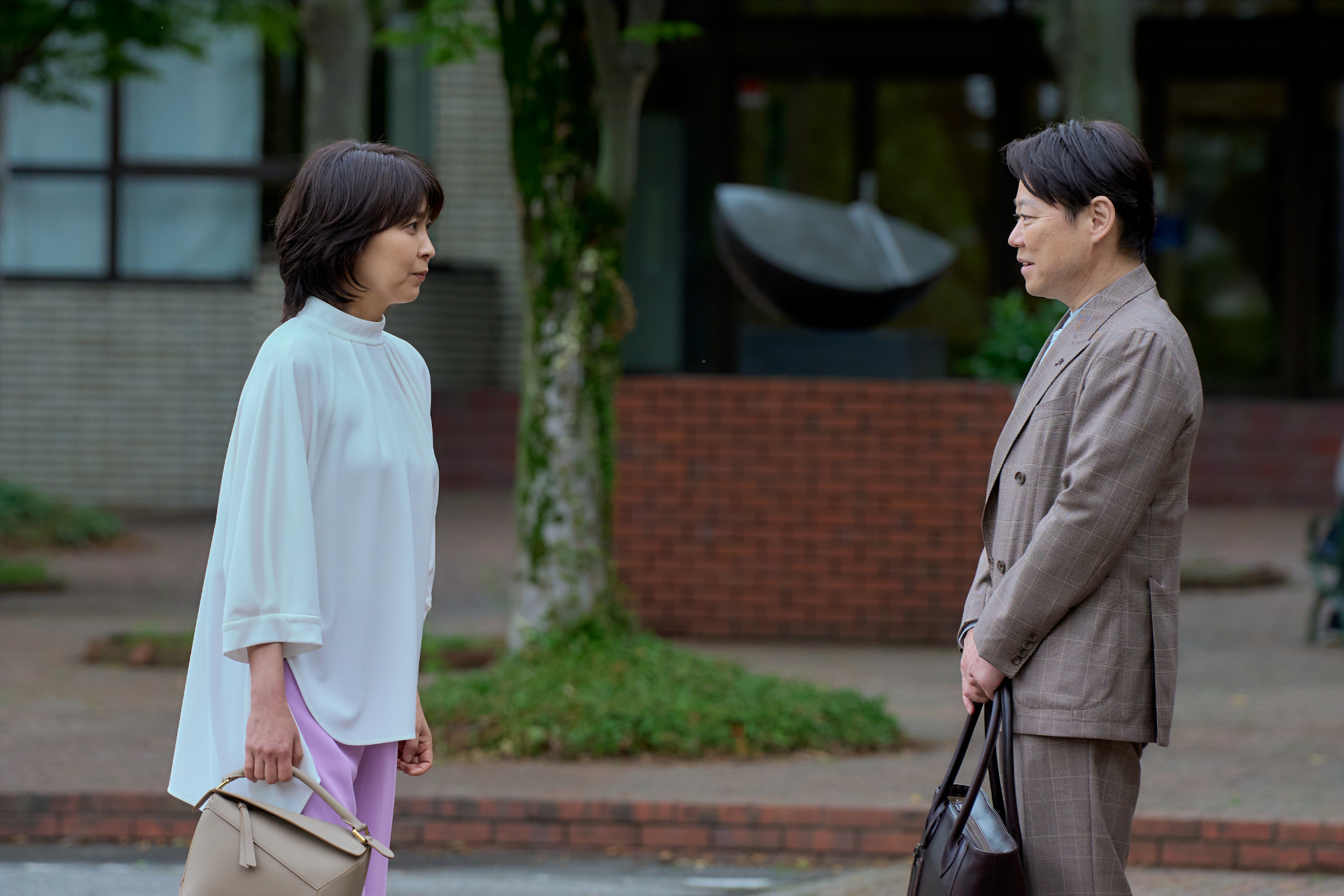 運命的に出会った原田幸太郎(阿部サダヲ)と鈴木ネルラ(松たか子)©テレビ朝日