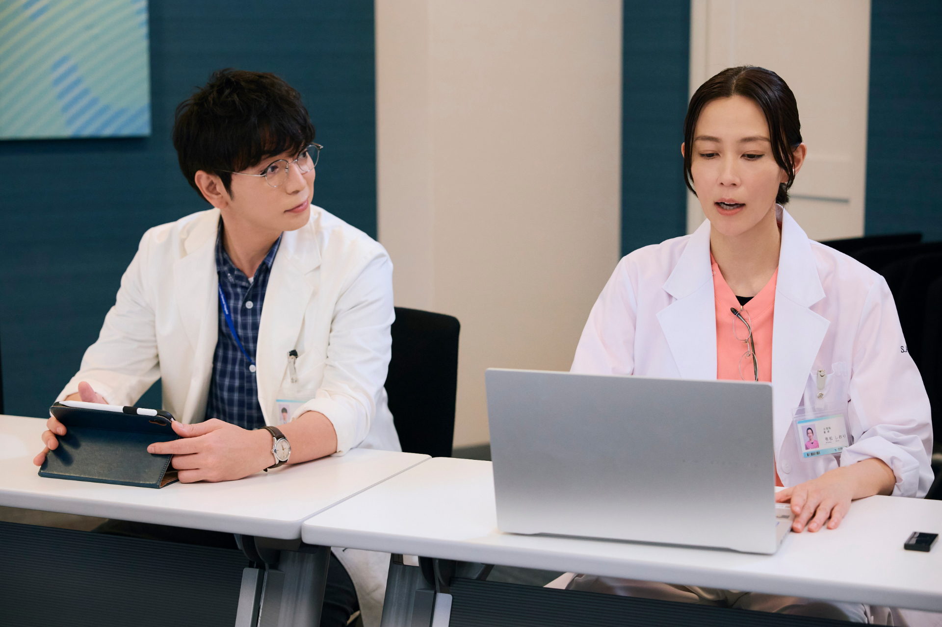 小児科医・有松しおり(木村佳乃)の葛藤にも寄り添った徳重©TBSスパークル/TBS(撮影:加藤春日)