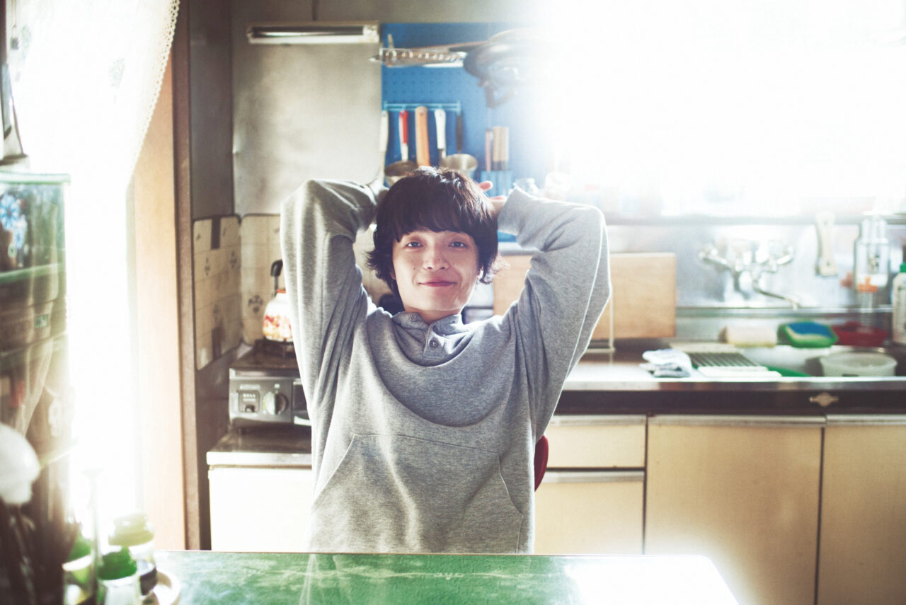 「何も変わらないのんきな青年」生田ヒロト（岡山天音）©NHK