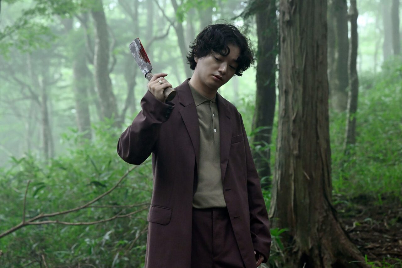 第7話以降、暴力性を発揮し始めた折田（染谷将太）©此元和津也 / 「シナントロープ」製作委員会