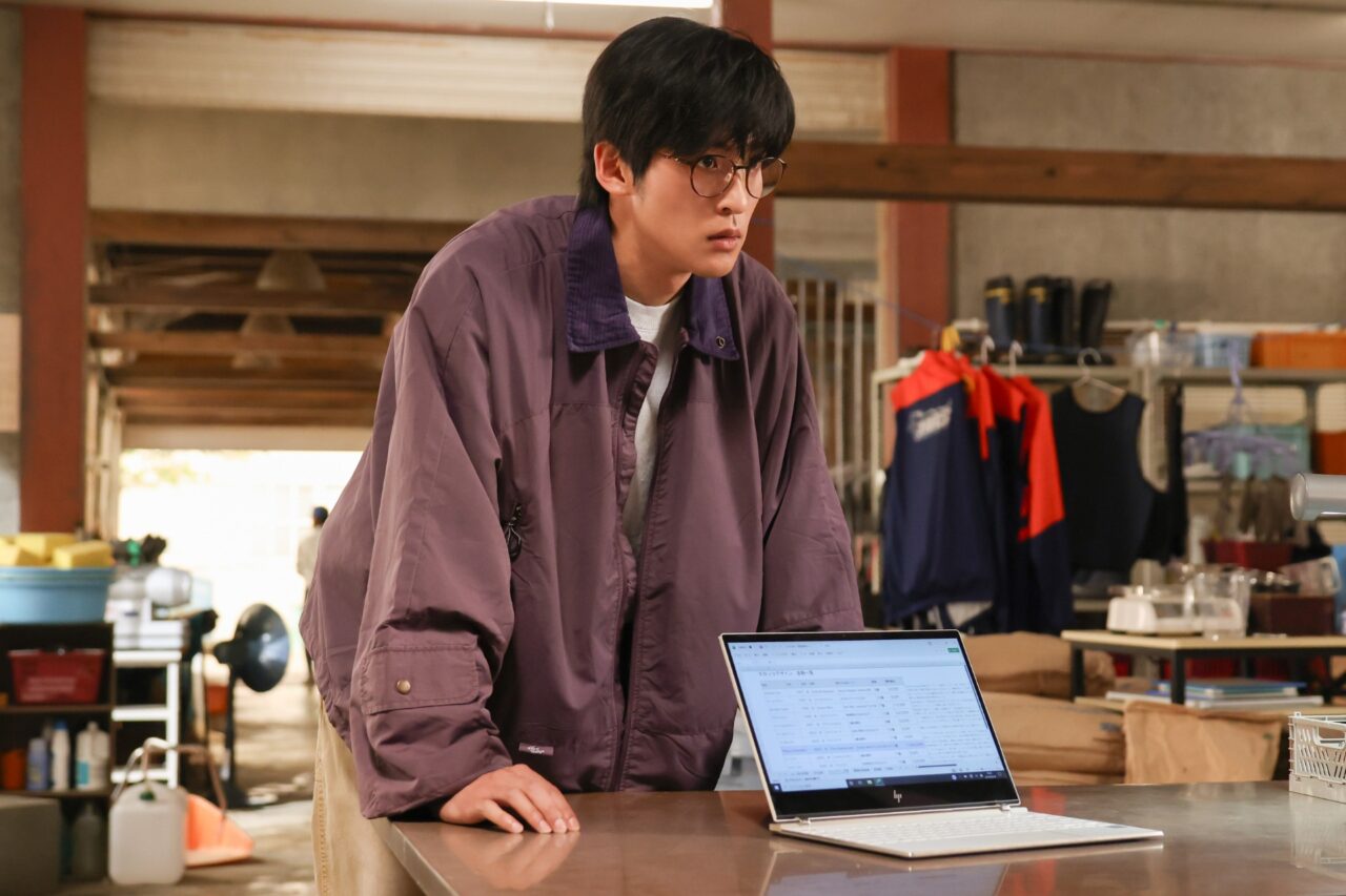 耕一の不器用さを視線の向け方や表情の強張りで丁寧に表現する目黒蓮©TBSスパークル / TBS