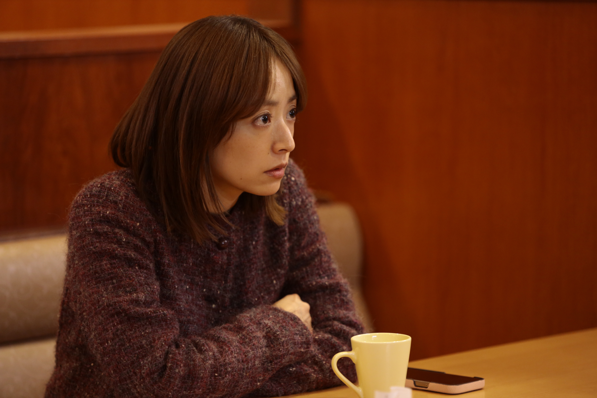 淳一の小学生の頃の同級生で初恋相手・岩本万季子（井上真央）©テレビ朝日