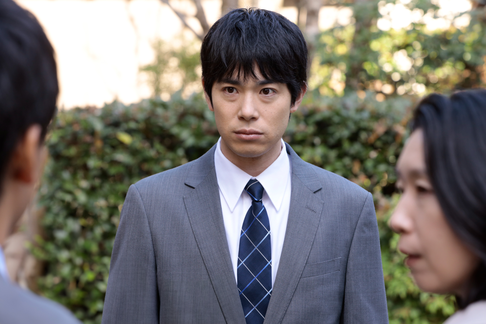 第4話で殺人事件の容疑者となった被害者の腹違いの弟・佐久間直人（渡辺大知）©テレビ朝日