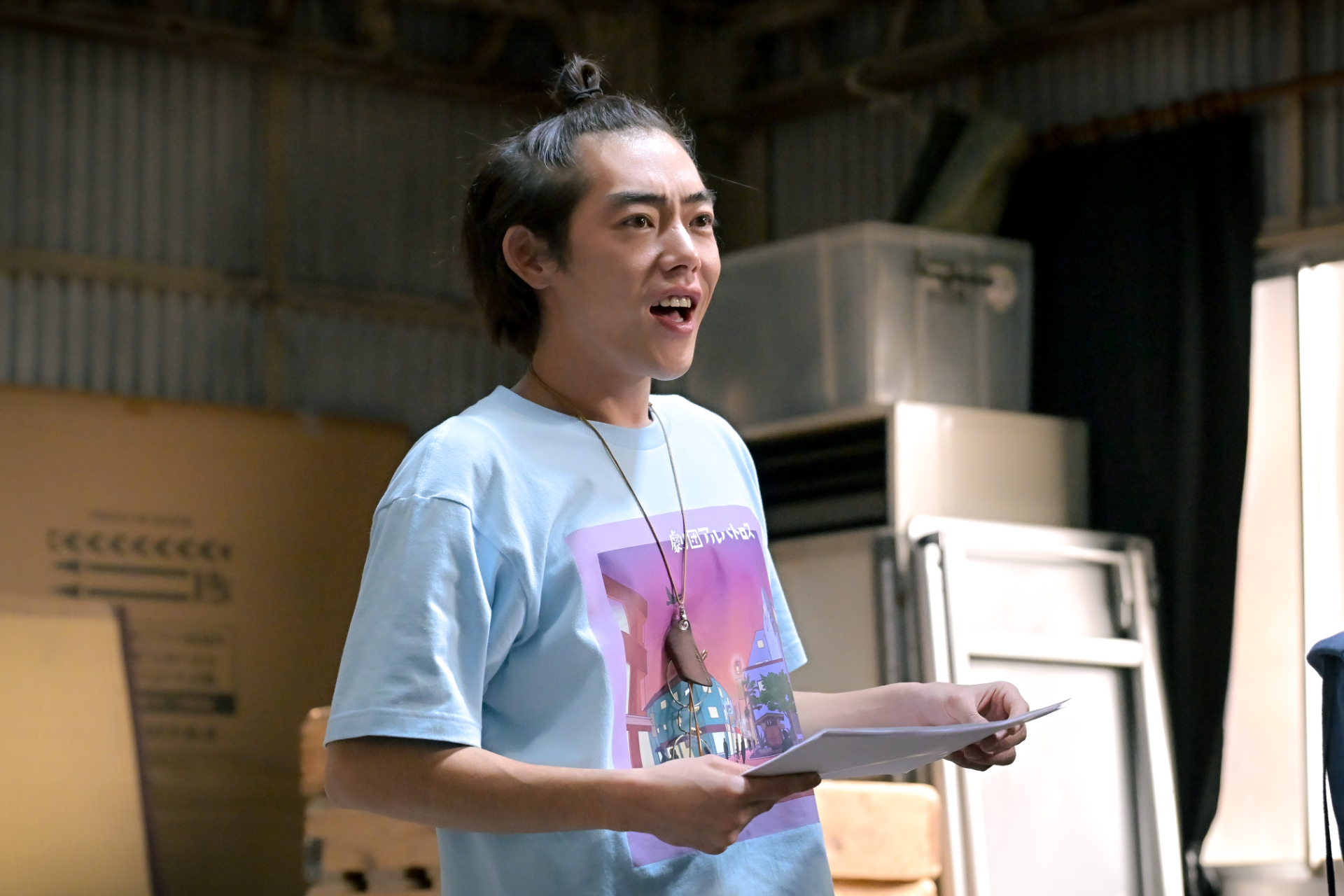 劇団の古株で「マスオさん」こと西村太一(吉村界人)©TBSスパークル / TBS