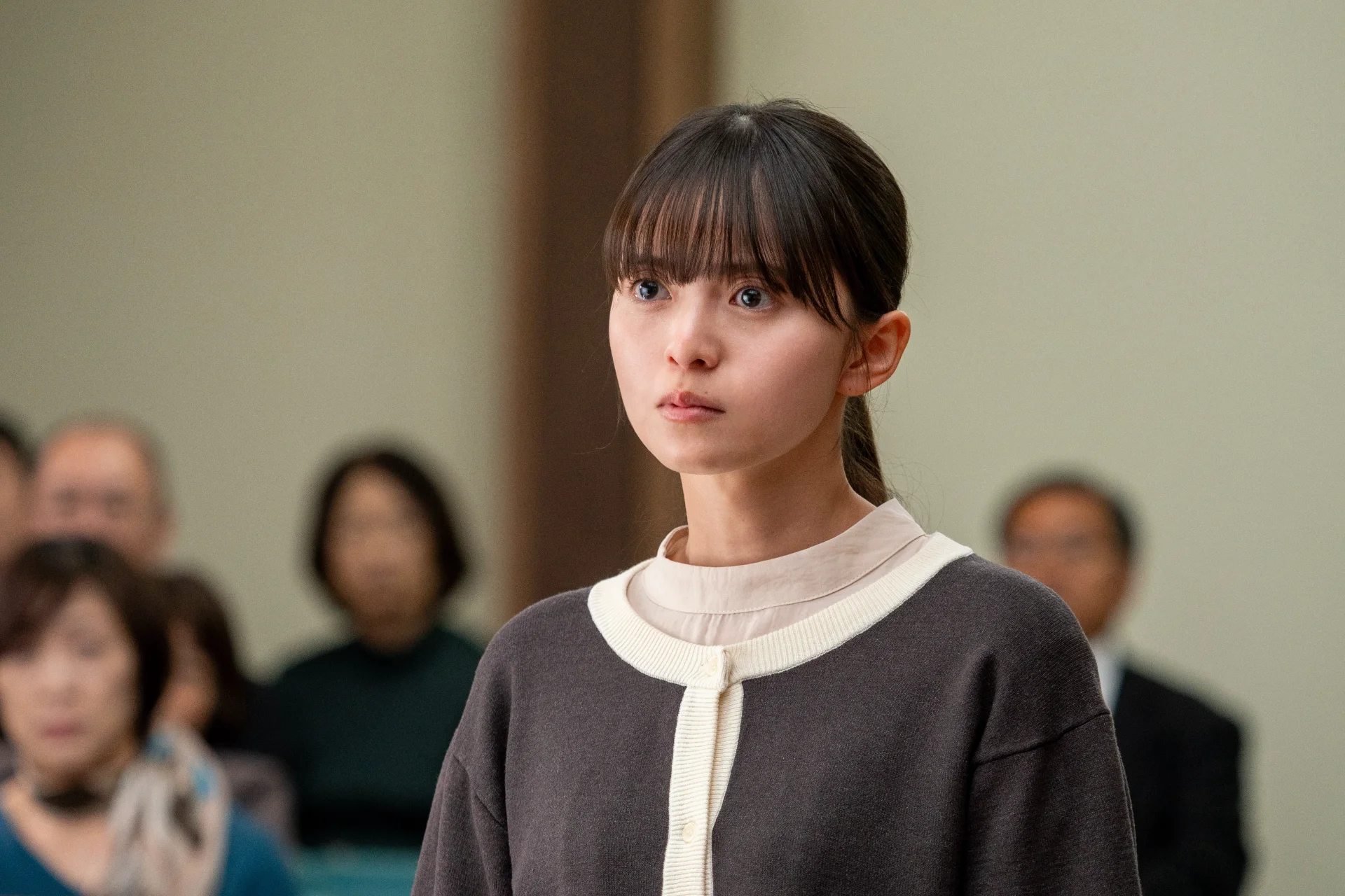 父の無実を証明するため、再審を求めて行動を起こす娘・吉沢亜紀（齋藤飛鳥）©NHK