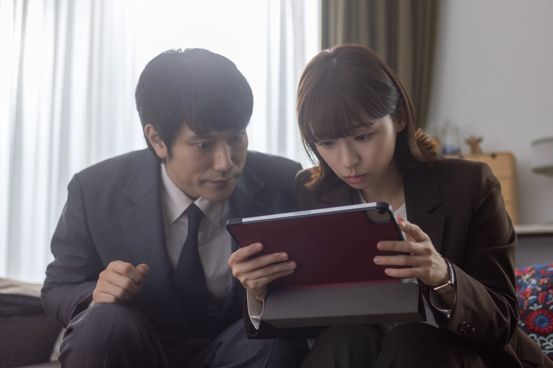 清春の「宇宙人」を「個性的」という言葉に置き換えた小野崎（鳴海唯）©NHK