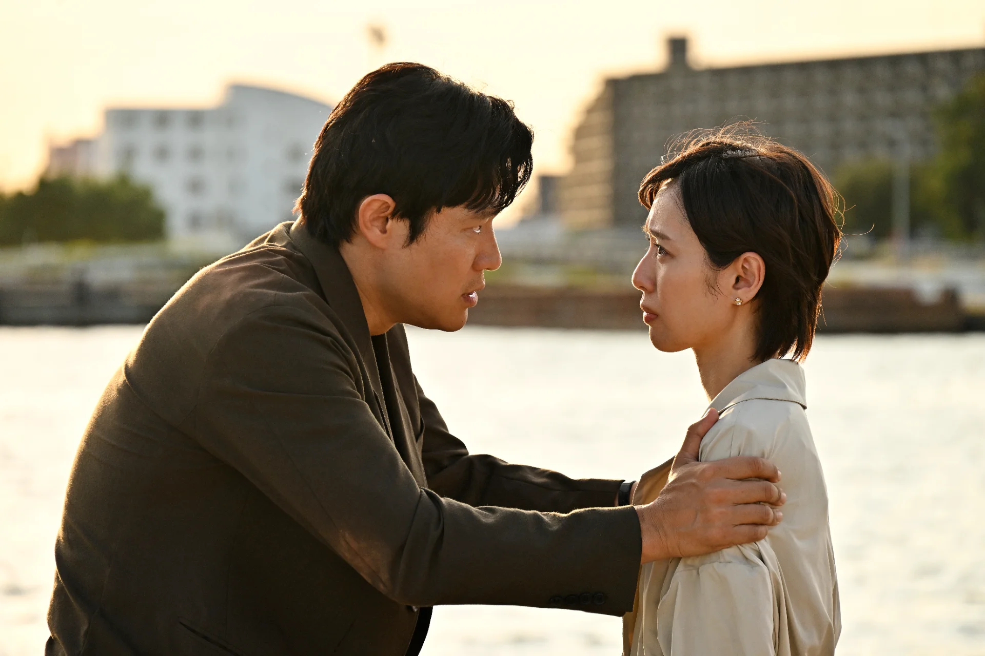 ついに一香（戸田恵梨香）＝夏海（山口紗弥加）という真実に辿り着いた早瀬陸©TBS