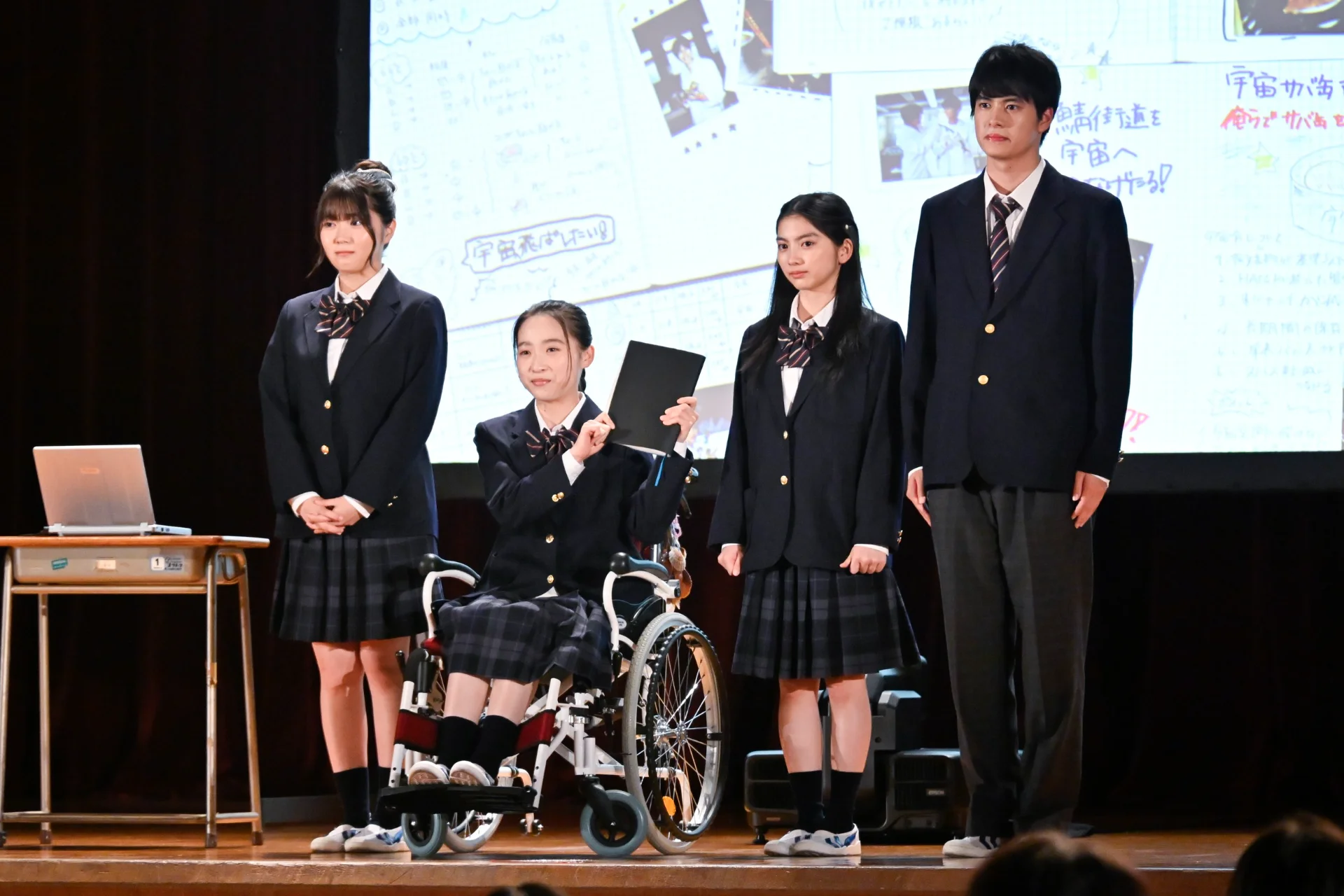 「宇宙食サバ缶プロジェクト」4期生(平澤宏々路、伊東蒼、石田莉子、木村舷碁)©フジテレビ